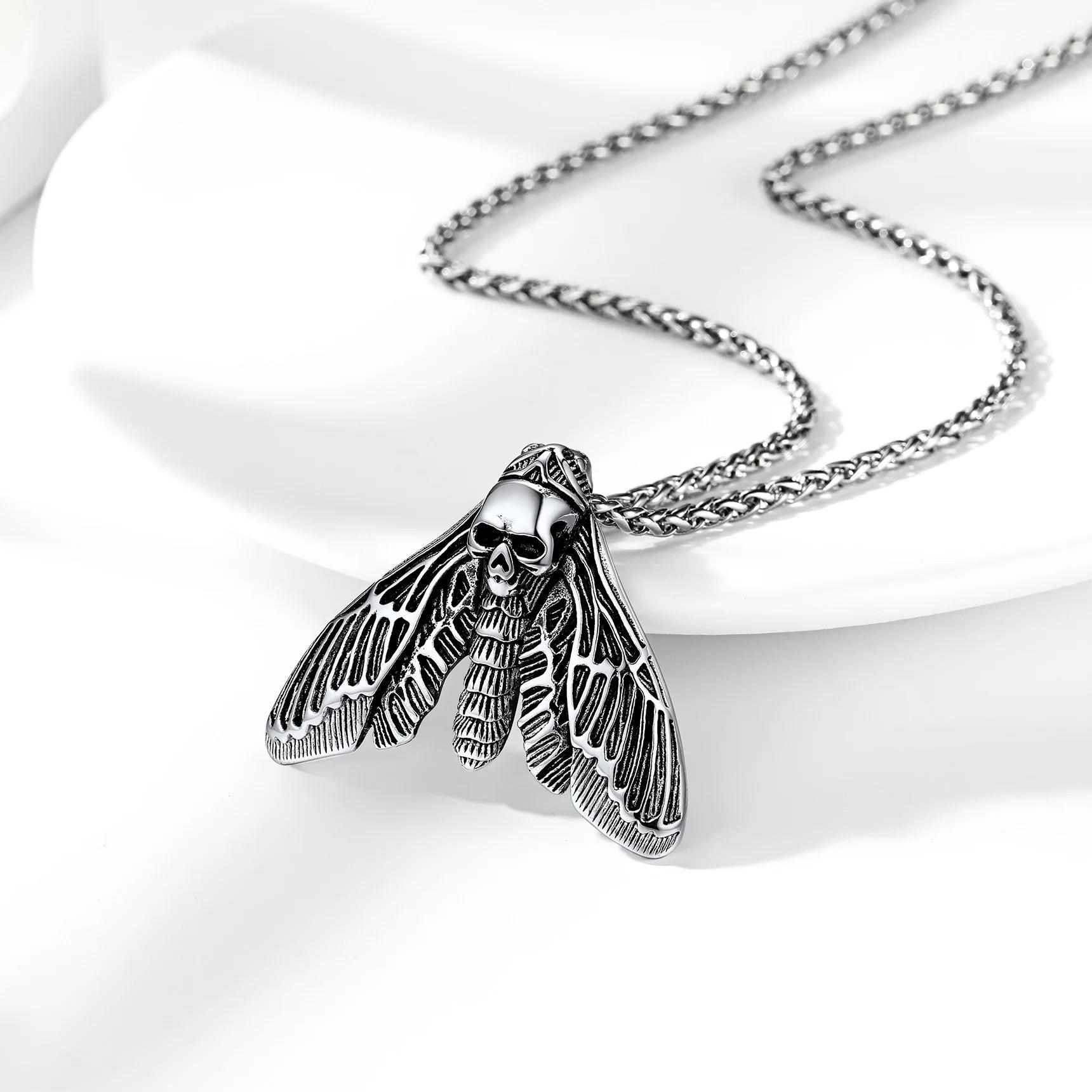 Death Head Moth Pendant Necklace for Men Stainless Steel Skull Butterfly Necklace Gothic Punk Jewelry Halloween Party